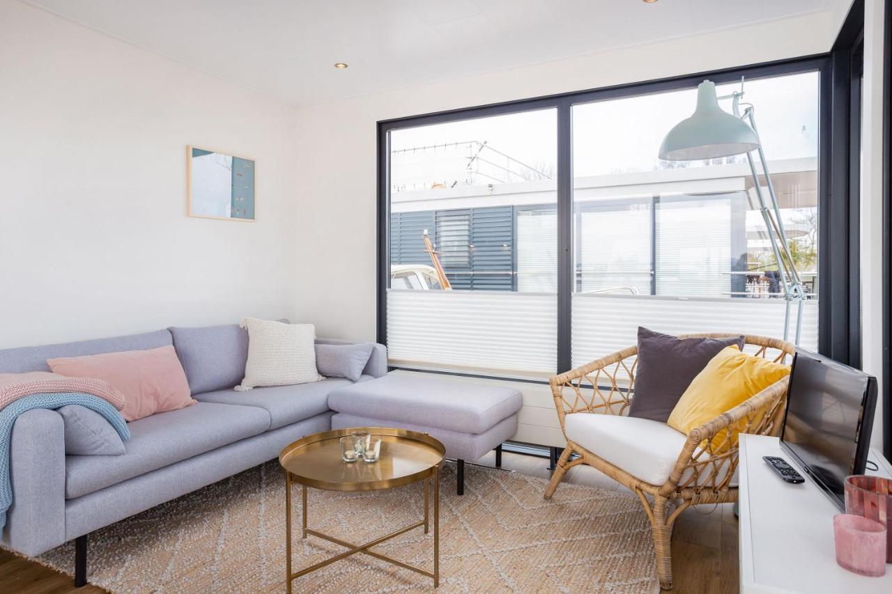 Houseboat Agua Dolce met tuin Villa Offingawier Bagian luar foto