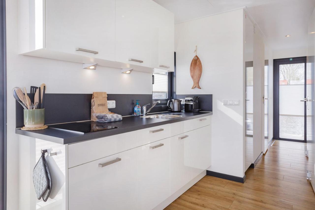 Houseboat Agua Dolce met tuin Villa Offingawier Bagian luar foto