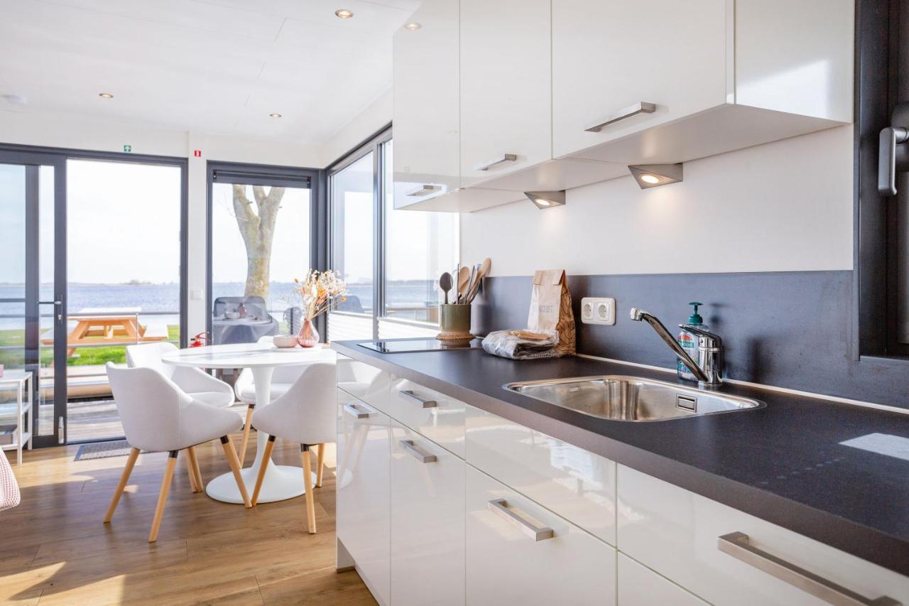 Houseboat Agua Dolce met tuin Villa Offingawier Bagian luar foto