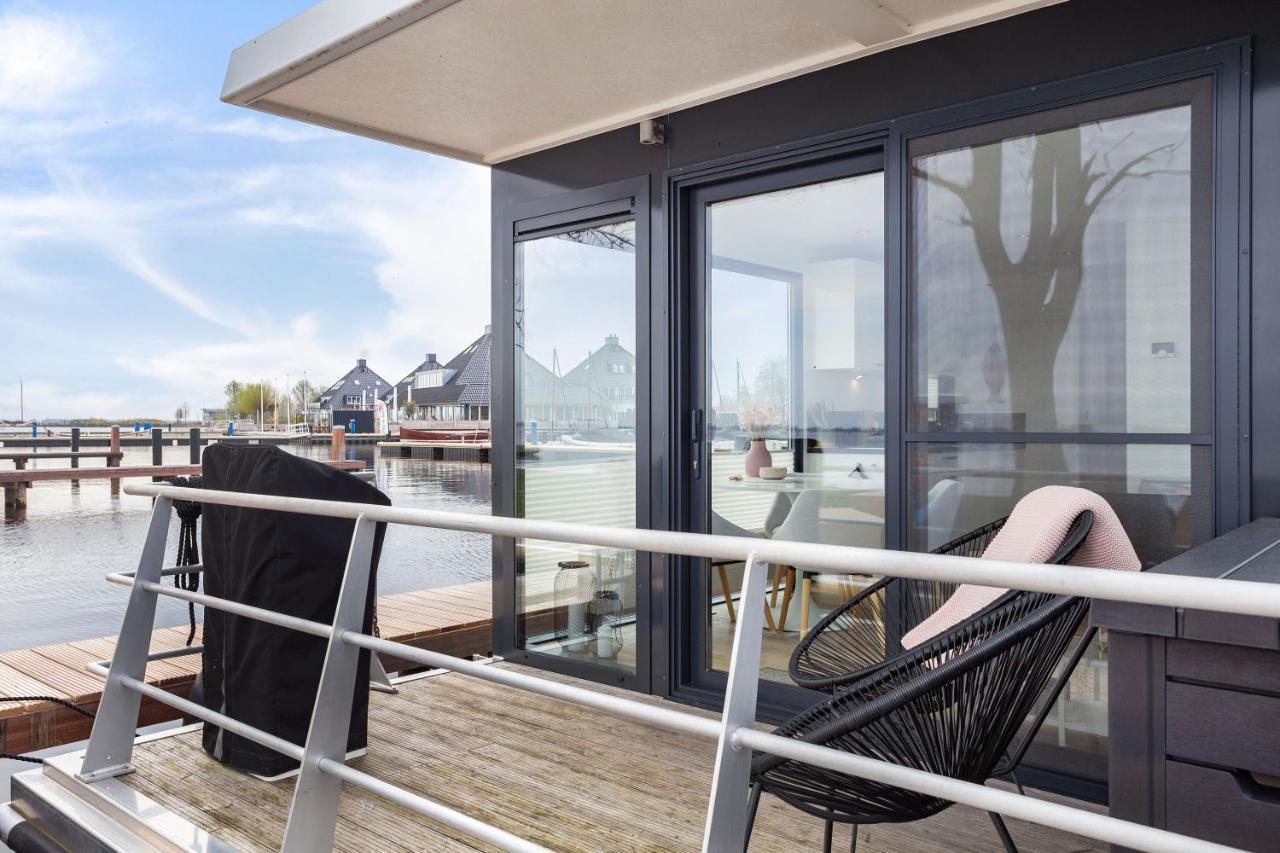 Houseboat Agua Dolce met tuin Villa Offingawier Bagian luar foto