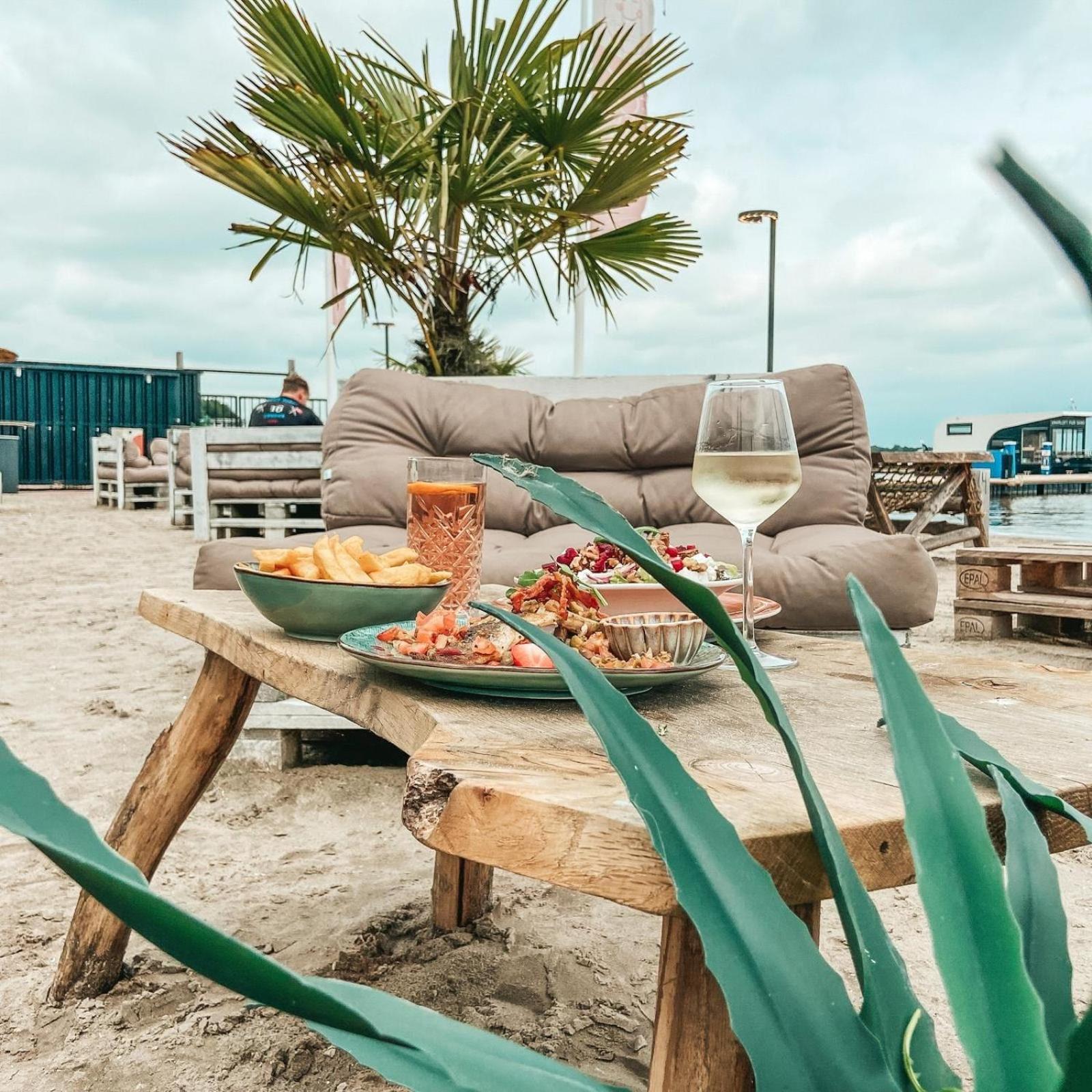 Houseboat Agua Dolce met tuin Villa Offingawier Bagian luar foto
